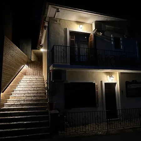 4 Mountain Hills Mega Chorio