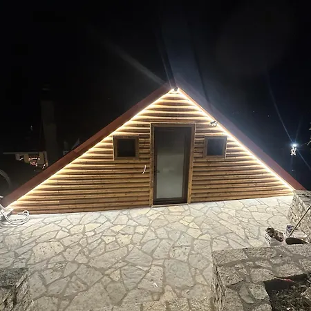 4 Mountain Hills * Mega Chorio