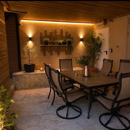 4 Mountain Hills * Mega Chorio